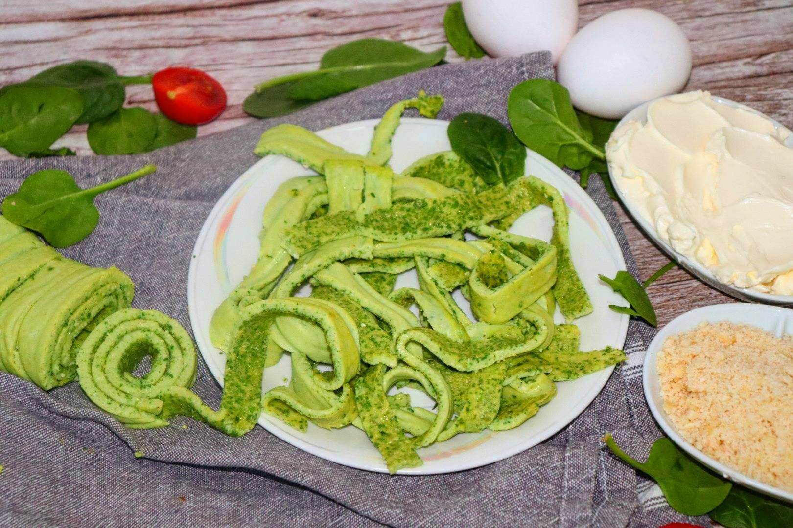 LCHF Spenatpasta På mandelmjöl