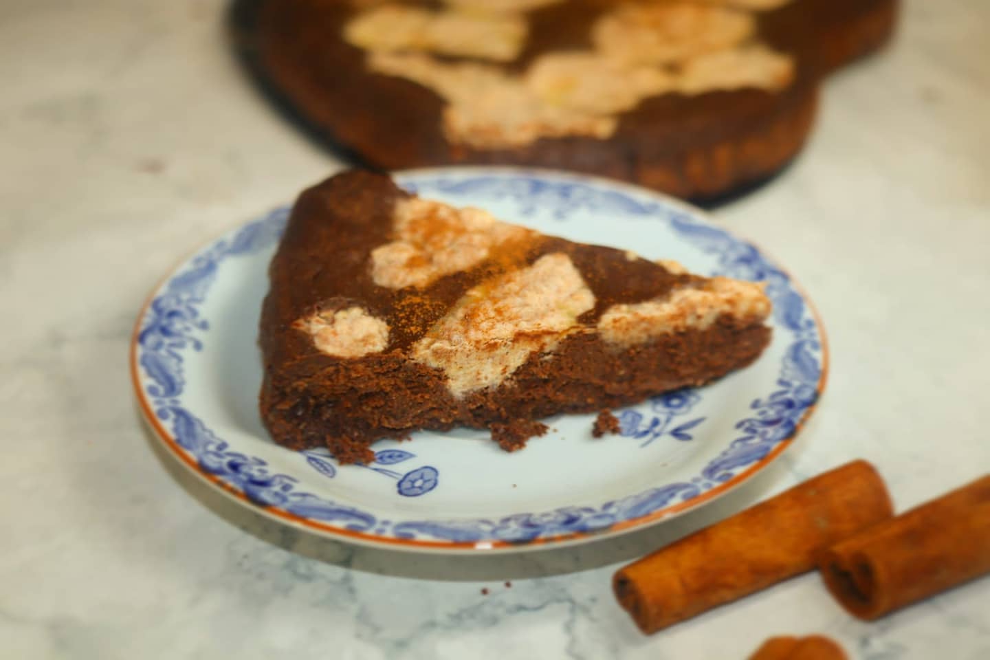 Kladdkaka med kanelfyllning