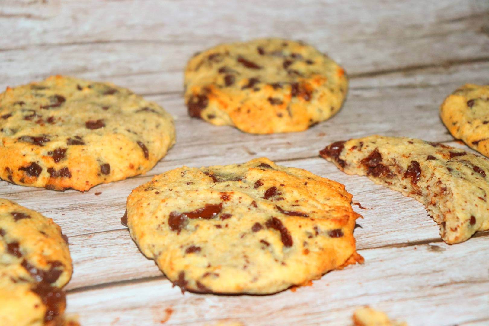 Nötfria LCHF Chocolate Chip Cookies